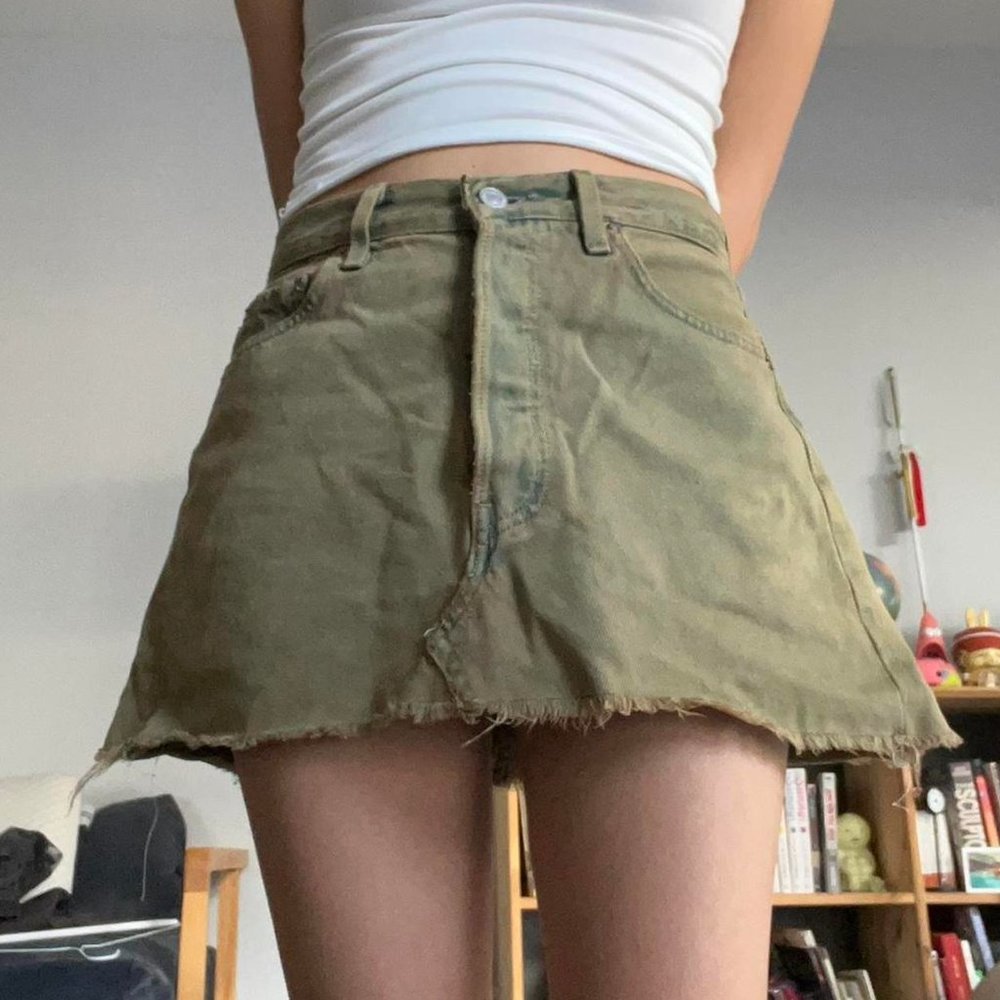 Levi's Grunge Smoky Green Khaki Mini Denim Skirt, size 2-4, waist 26/27